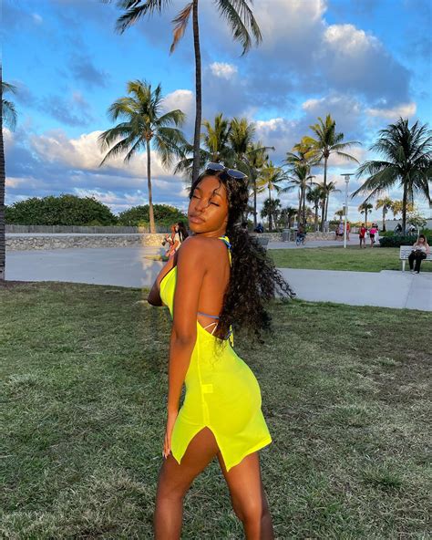 Briea Mira (@brieamira) .